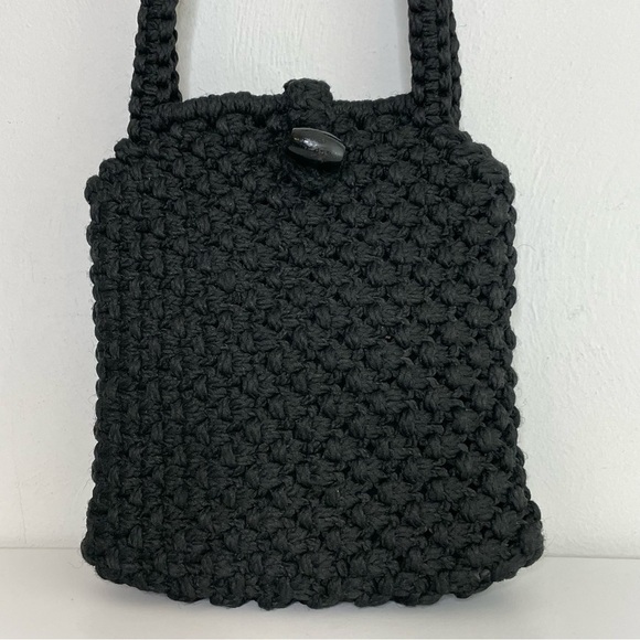 Vintage 90s/Y2K black macramé crochet purse with wooden bead closure - Picture 15 of 17